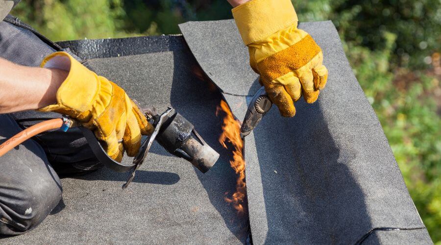 Professional gutter cleaning in Centreville, MS